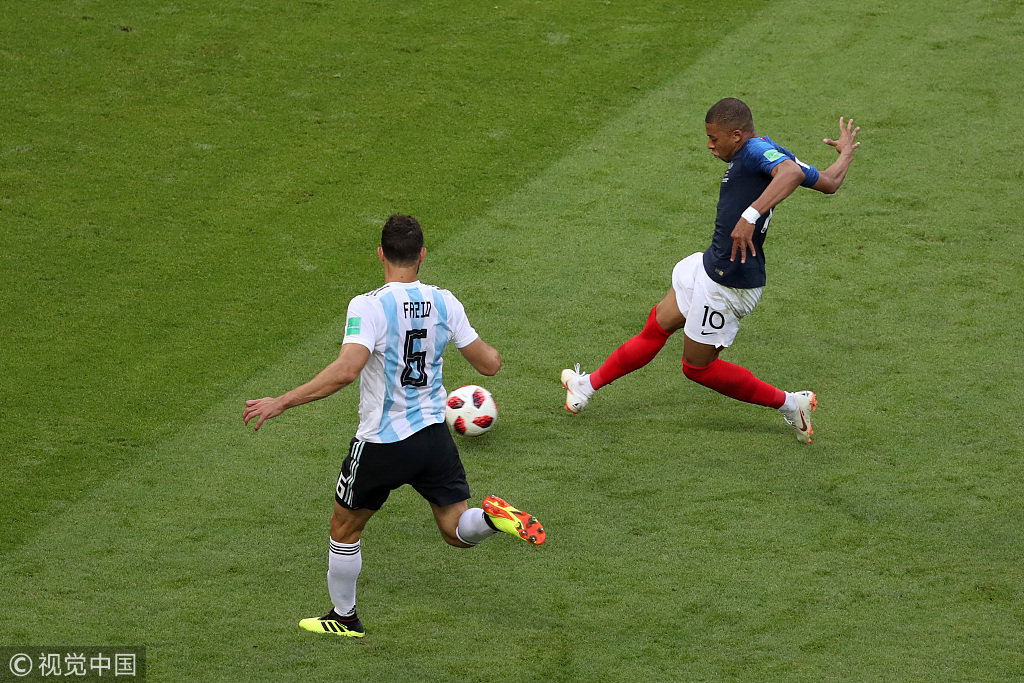  ,姆巴佩双响炮轰开胜利之门,