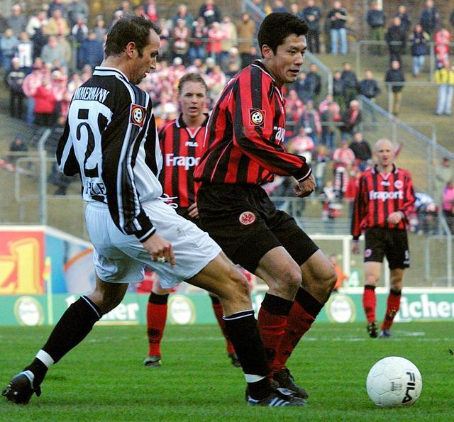  弗赖堡战术纪律严明，德甲整体足球理念践行者